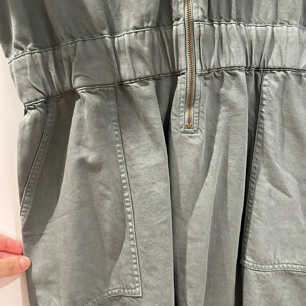 Super cute cargo dress NWT - Picture 3 of 5